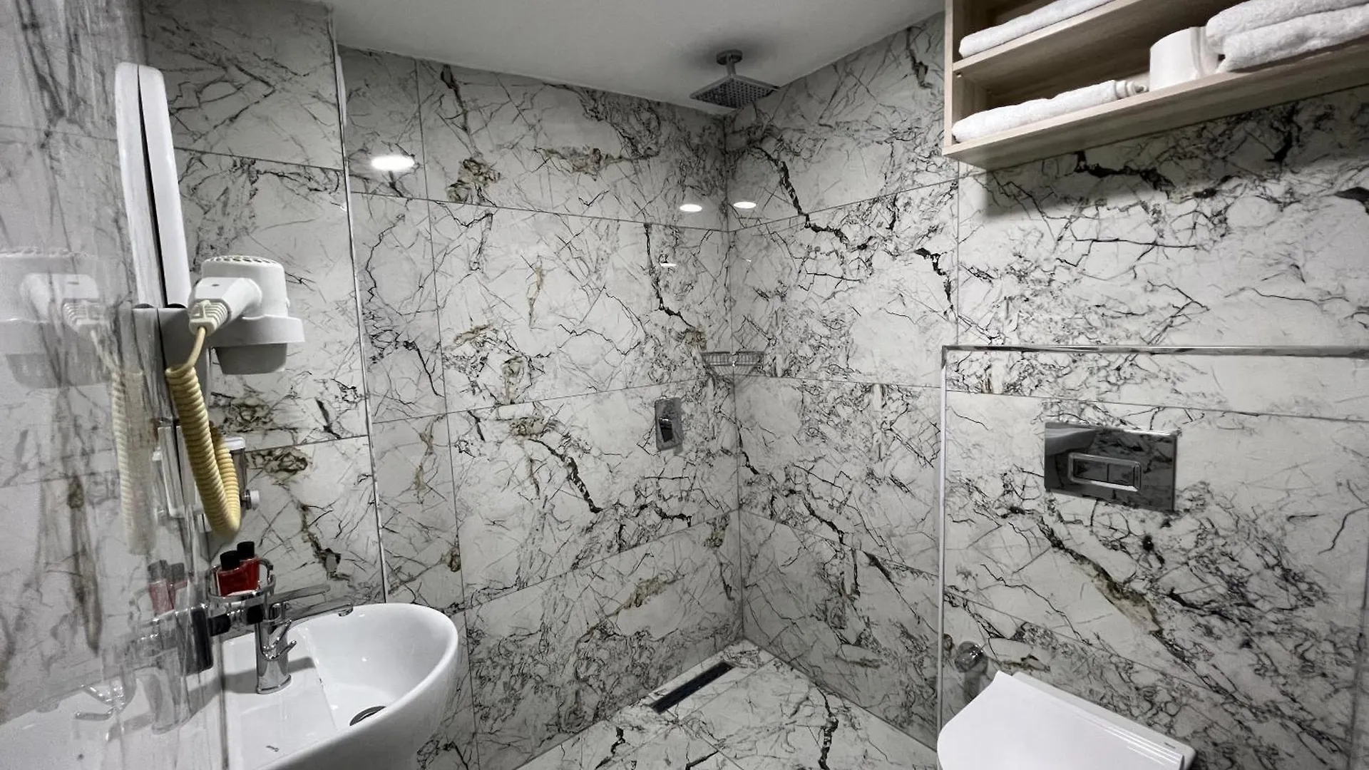 Hotel Prima Istanbul 2*,